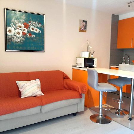 Comfortable Apartment Next To The Pools アデヘ エクステリア 写真